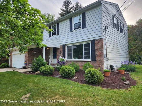 13161 Summer Ln, Grand Ledge, MI 48837