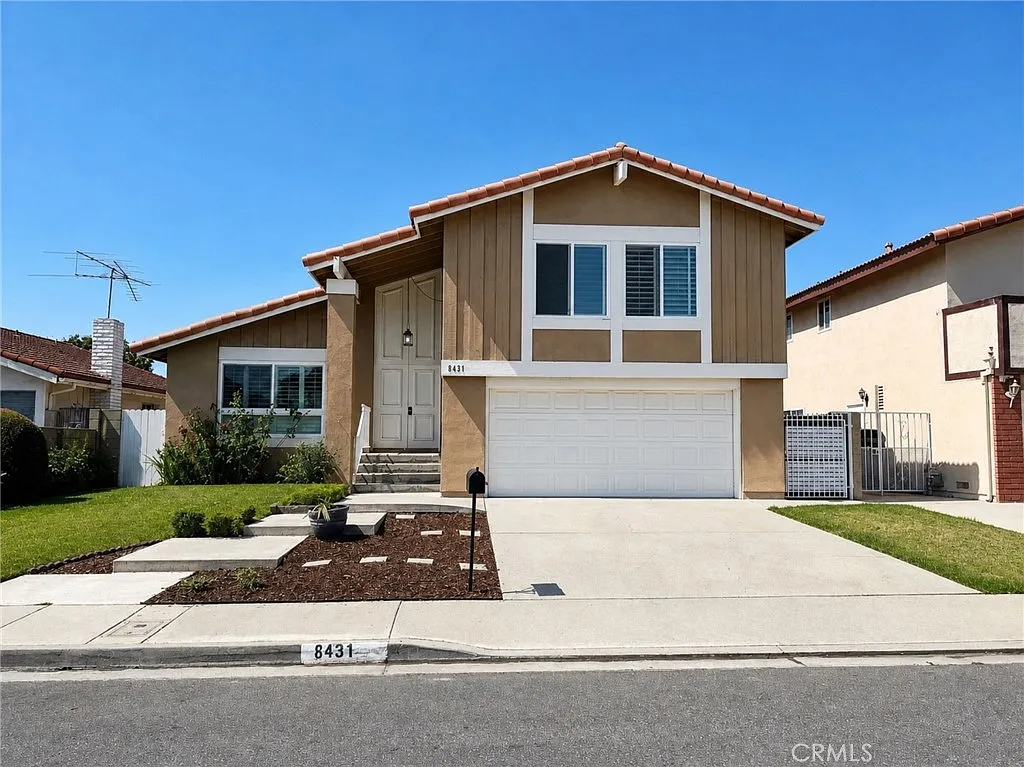 4 bed, 2.5 bath, 1991 sqft, $4,700 — Photo 3