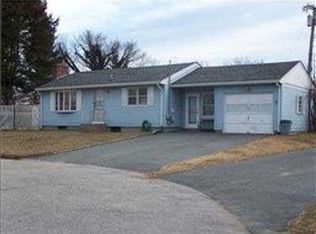 63 Meadow View Dr, Cranston, RI 02920