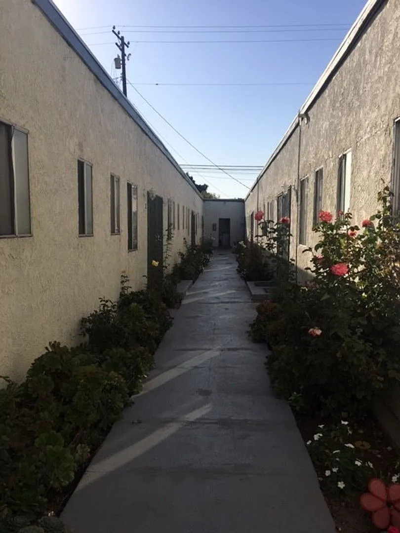 Building Photo - 1135 Dawson Ave