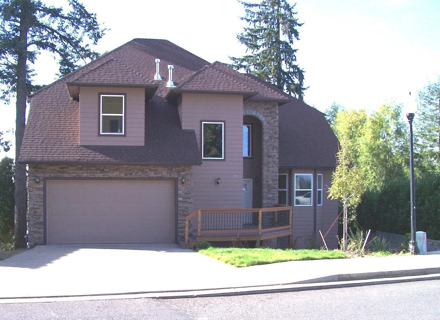 303 E View Ln photo 1