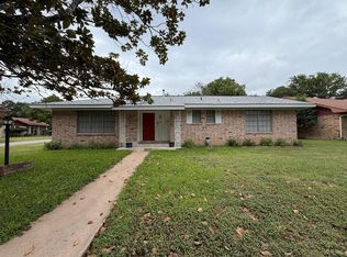 101 Crescent Dr, Kerrville, TX 78028