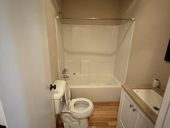 3rd image of 412 Dotson Ln