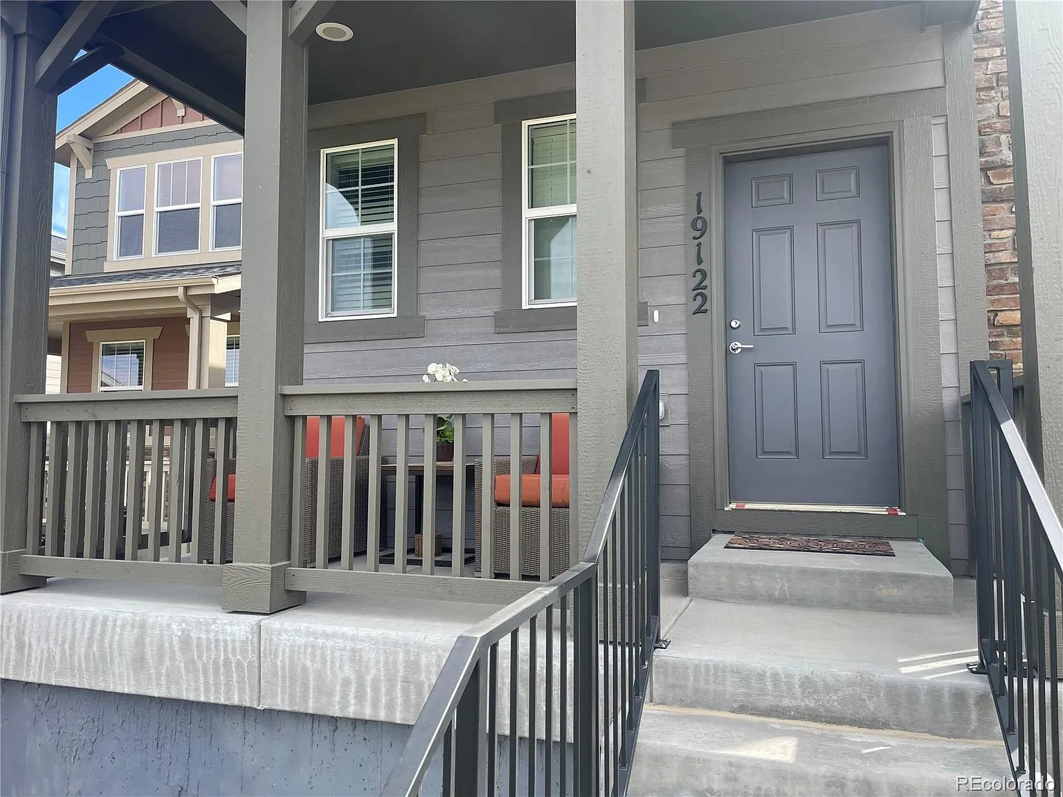 4 bed, 2.5 bath, 2019 sqft, $3,000 — Photo 2