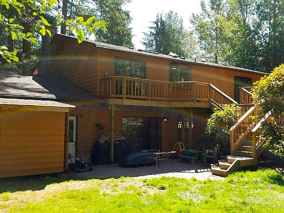 Back yard, with 2-level deck