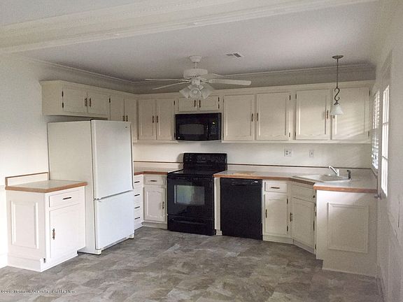5th image of 988A Argyll Cir #1001