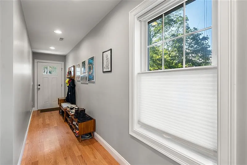 3 bed, 2060 sqft, $5,500 — Photo 3