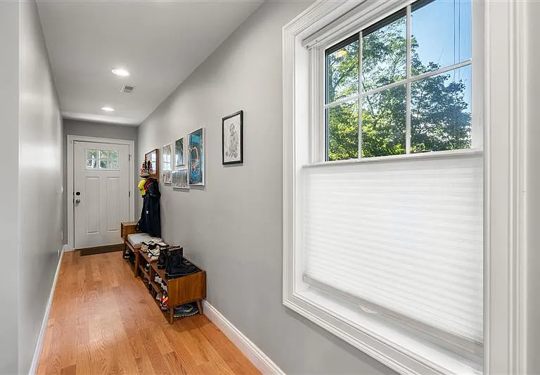 28 Park Ave #1 — Photo 3