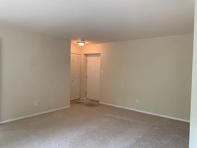 6141 Leesburg Pike #310 — Photo 11