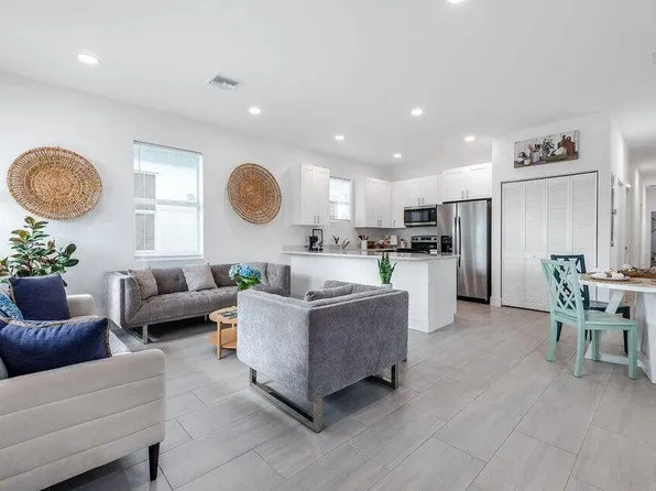 3177 Hiawatha Ave, West Palm Beach, FL 33409