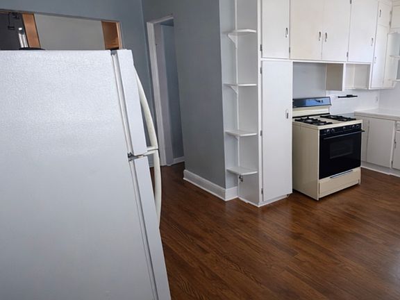 5th image of 2152 5th Ave N