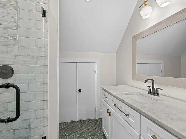920 Lawrence Ave #B — Photo 13