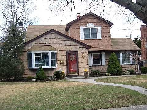1st image of 28 Dogwood Ln