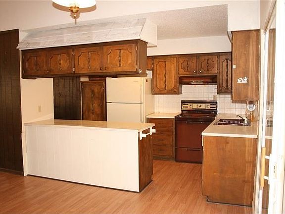 3rd image of 189 White Ln