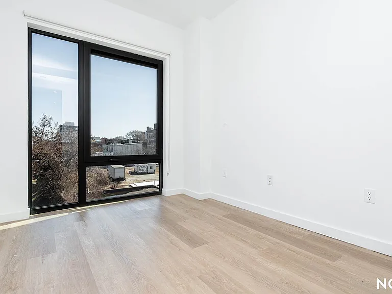 527 Grand Ave #402 — Photo 3