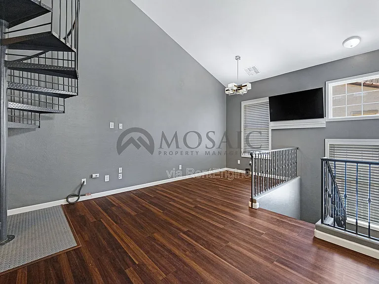 5626 S 21st Pl — Photo 12