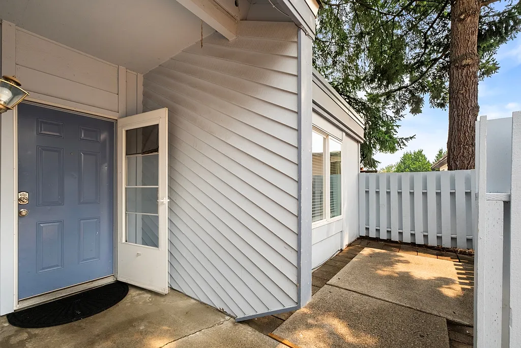 3 bed, 982 sqft, $2,500 — Photo 4