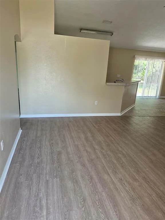 3 bed, 1212 sqft, $1,750 — Photo 4