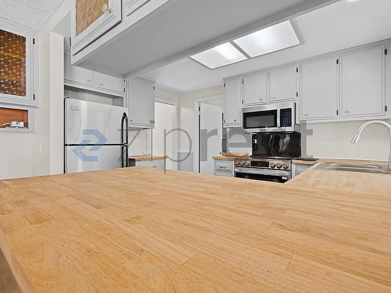 1471 Valenzuela Ct — Photo 12