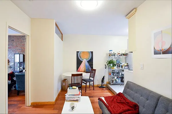 Rented by Bond New York | media 24