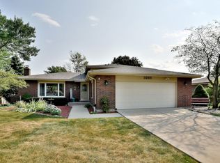 3265 Ailsworth Ct, Darien, IL