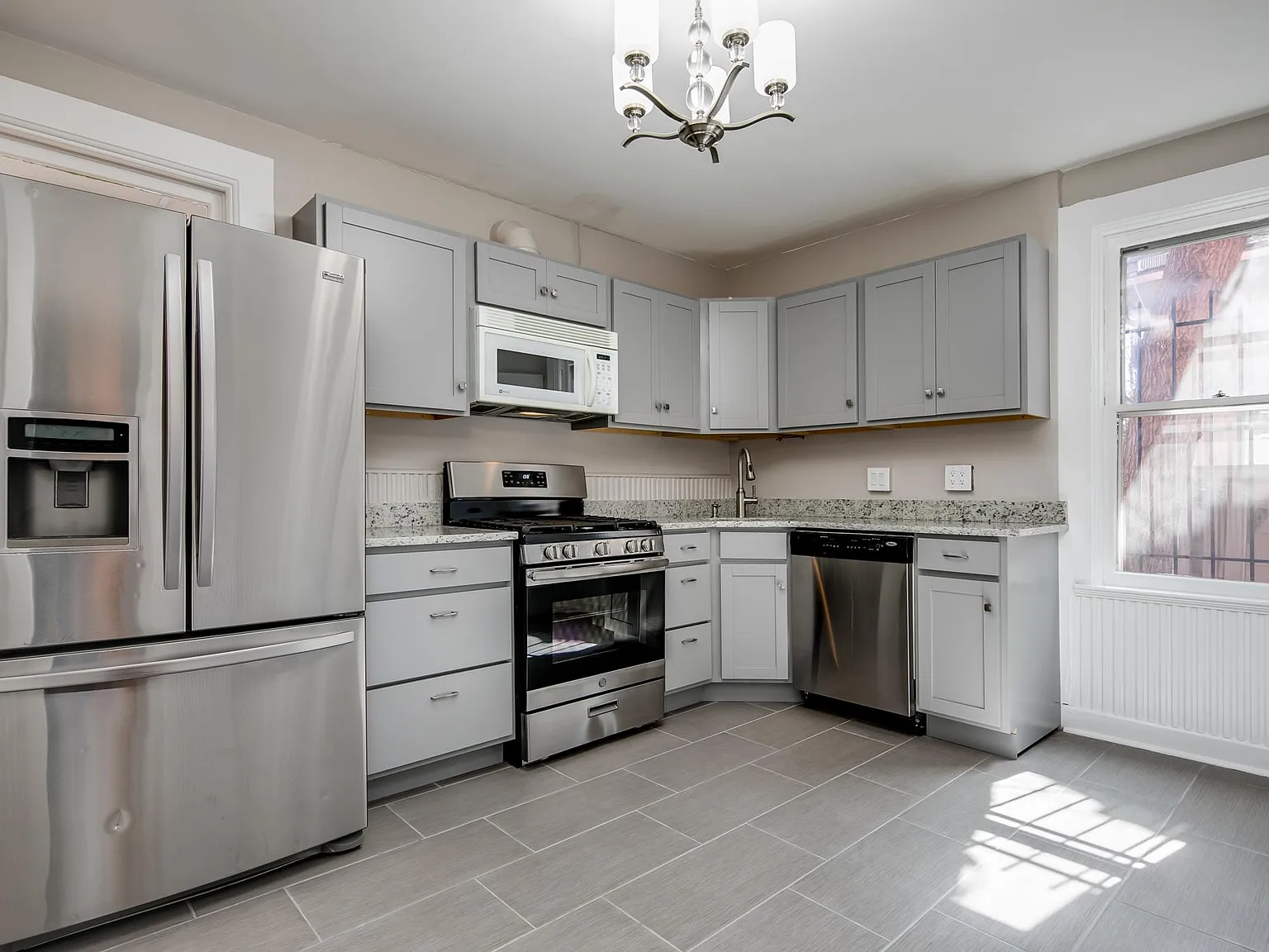 2 bed, 1500 sqft, $2,300 — Photo 3
