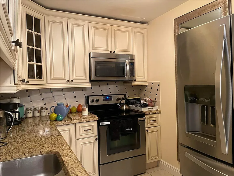 6407 Bay Club Dr #1 — Photo 9