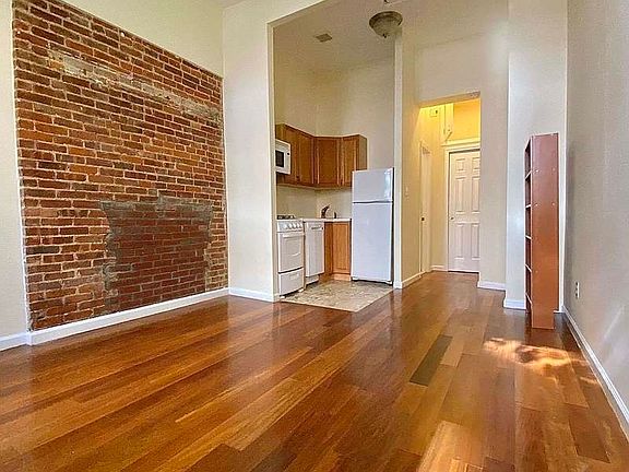 5th image of 71 W 71st St Front 1C
