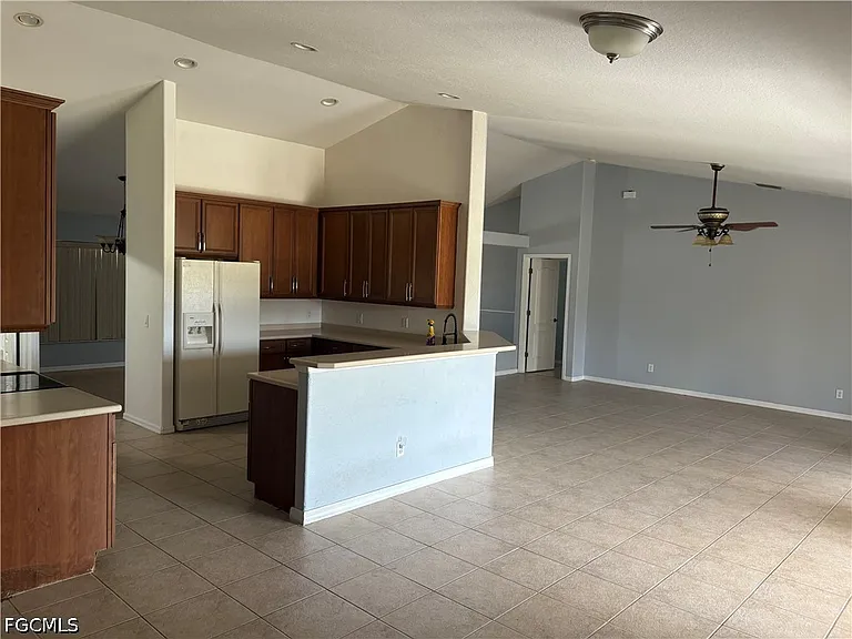 421 NW 36th Ave — Photo 7