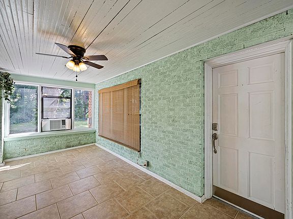 5th image of 807 S Bridge St