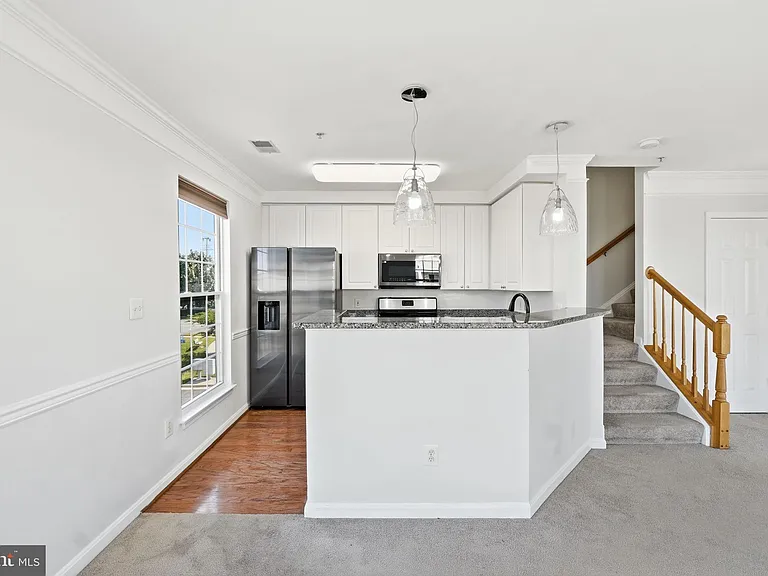 2489 Quick St #304 — Photo 8