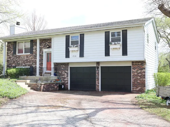 1516 W Sudeenew Dr, McHenry, IL 60051