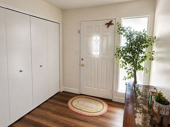 5th image of 733 Trisha Ct