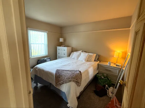 215 N Beech St APT 1, Oxford, OH 45056
