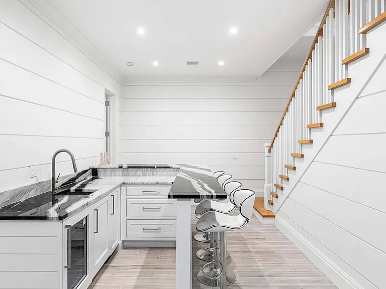 51 Arbutus Rd — Photo 26