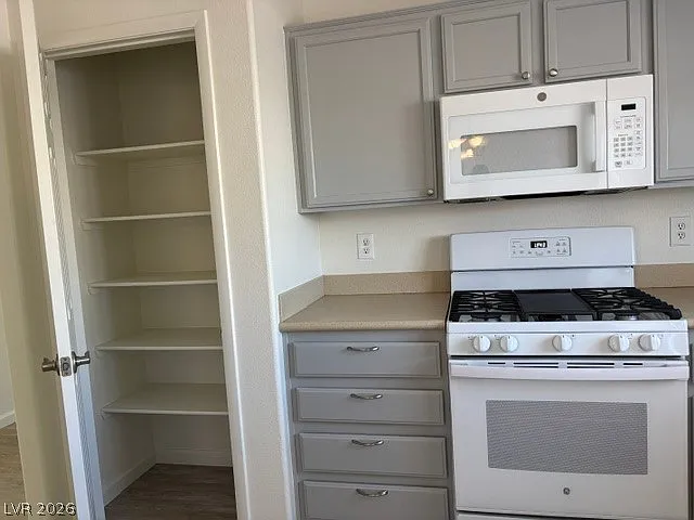 2886 Shimmering Bay St — Photo 13
