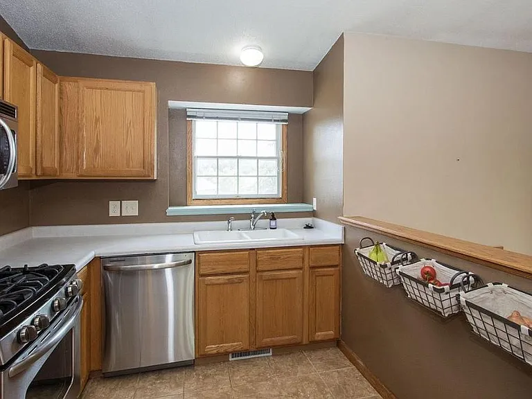 52 Jema Ct — Photo 8