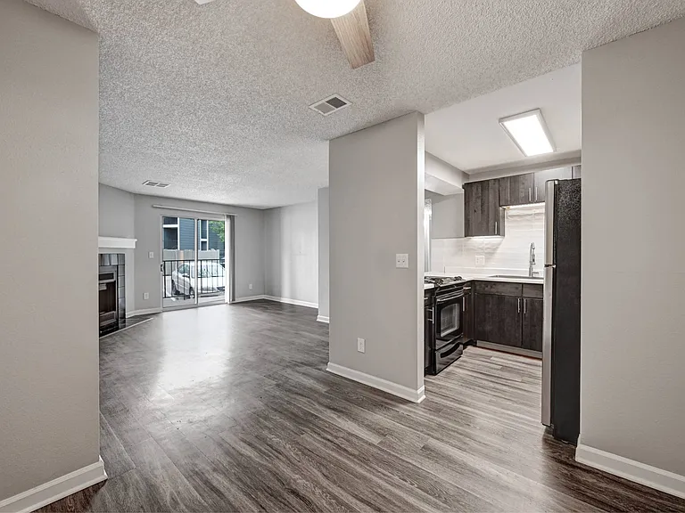 Summit Riverside — Photo 24