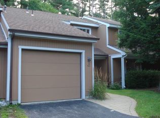 6 Snowberry Rd, Malta, NY 12020