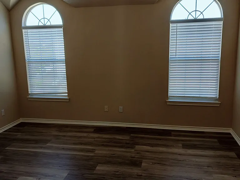 8001 Case Dr — Photo 87