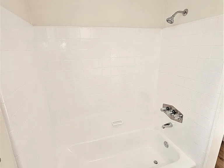 4642 Briggs Ave — Photo 23