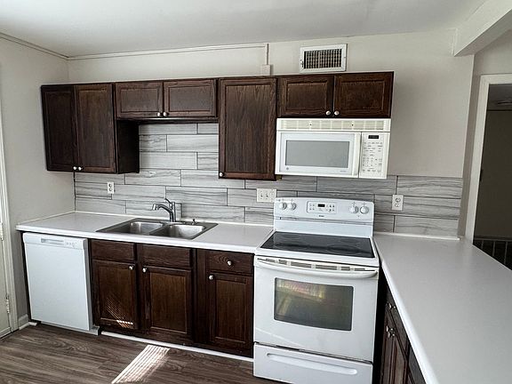 4th image of 3206 Wellington Rd #D-324