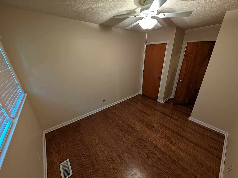 317 Grant Dr — Photo 11
