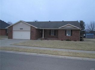 1222 N Elm St, Breese, IL 62230