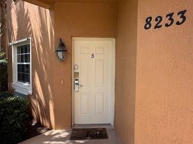 8233 Mulligan Cir, Port Saint Lucie, FL