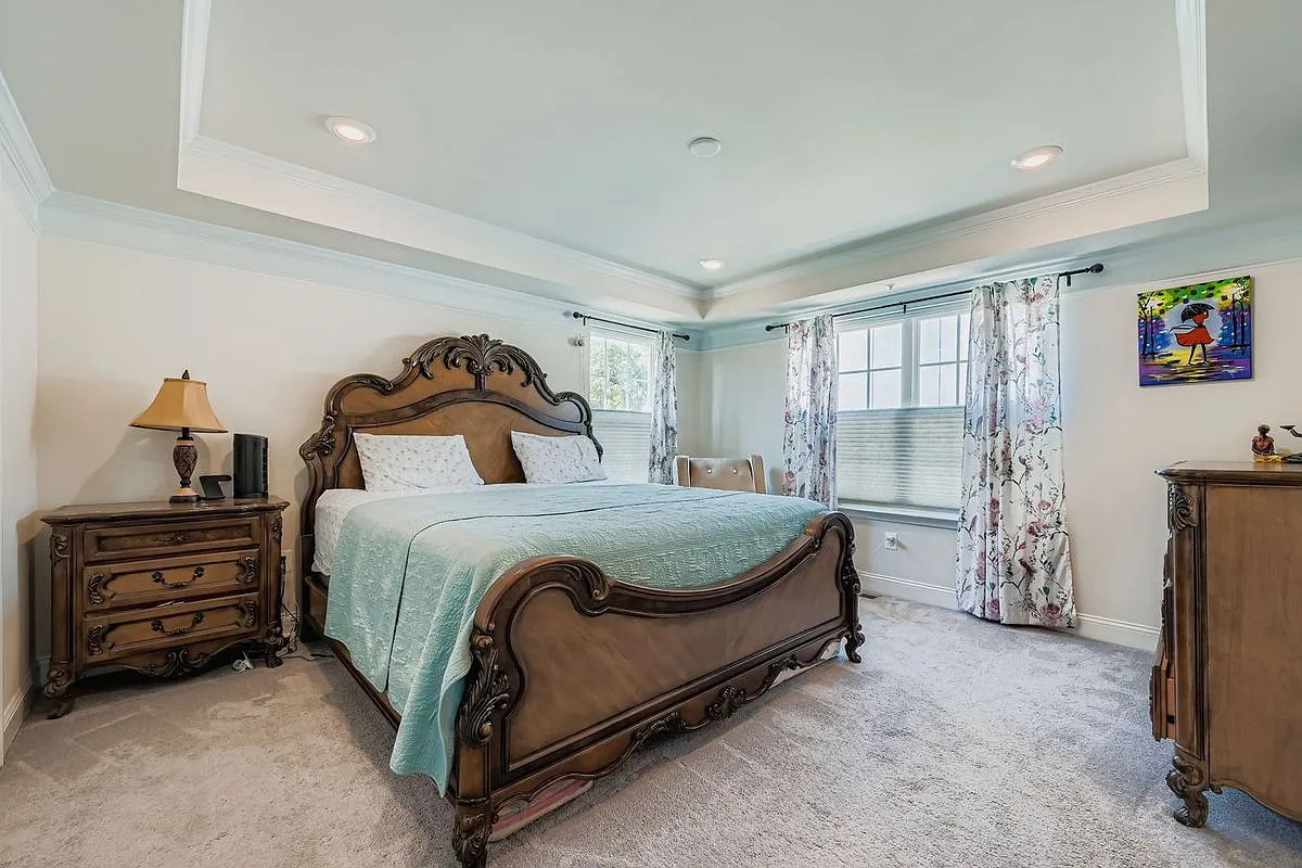3 bed, 3.0 bath, 2000 sqft, $3,500 — Photo 4