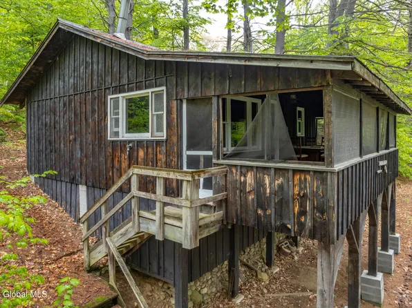 8 Crescent Drive, Hadley, NY 12835