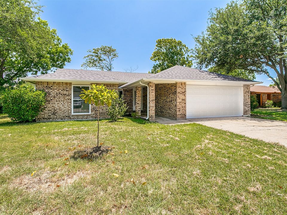 1st image of 421 Goldfinch Dr