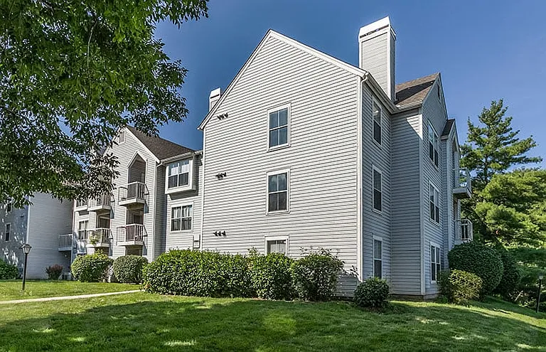 Whispering Lake Apartments — Photo 29
