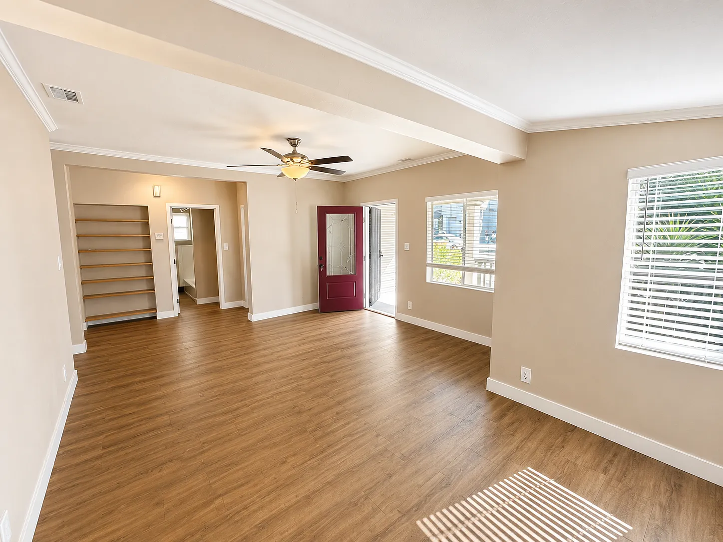 3 bed, 1250 sqft, $3,790 — Photo 3